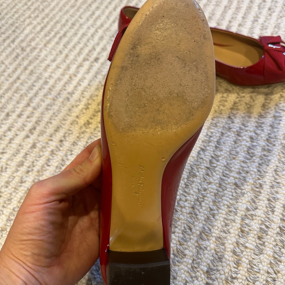 Patent red FERRAGAMO low heel, size 10 - Picture 3 of 5